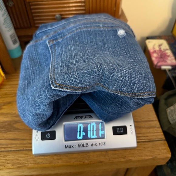 Old Navy Boyfriend Distressed Denim Jean Shorts Women’s Size 14 Blue 6” inseam - Picture 10 of 10